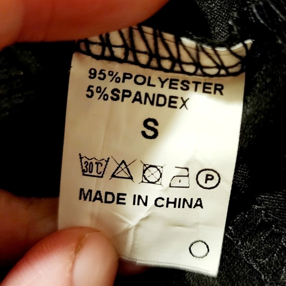 Happy Hallowine Halloween Black Graphic Tee T-Shirt Women's Small S Wine Pun EUC - Picture 6 of 6